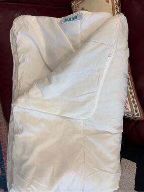 IKEA White Duvet Insert- Lightweight Down Alternative Full Size